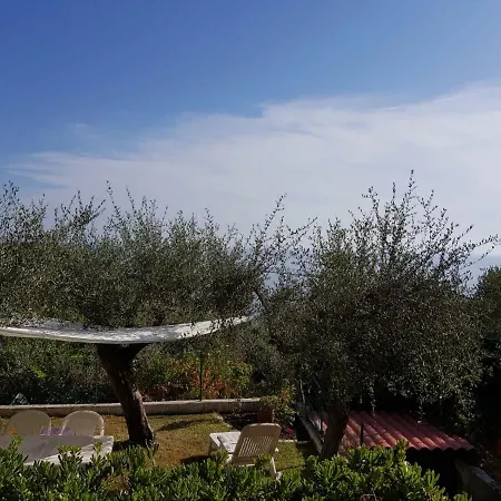 Casa Maralunga بيت للعطل